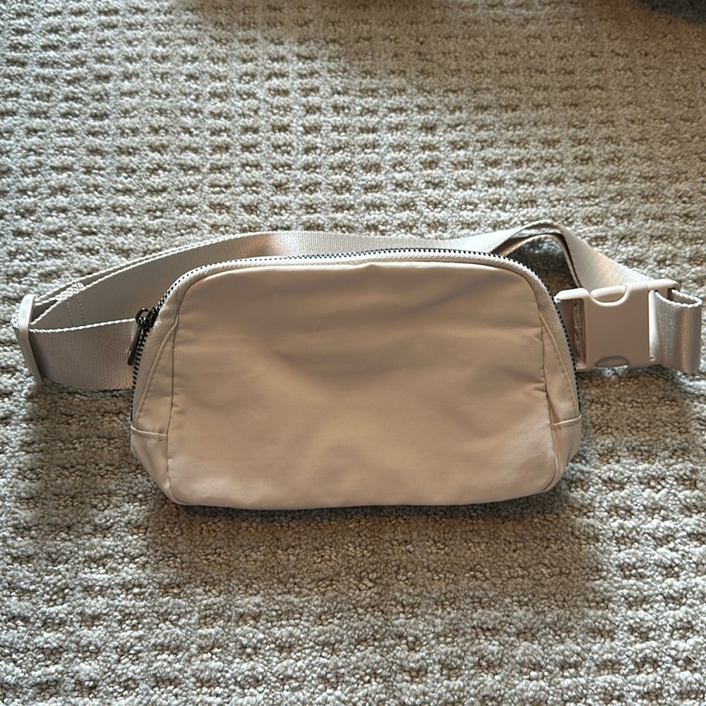 COPY - Neon yellow crossbody belt bag adjustable strap